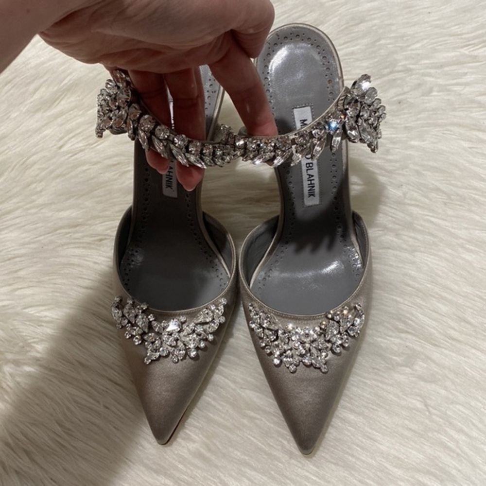 New Manolo Blahnik Lurum grey satin crystal embellished mules size 39EU - Picture 3 of 15
